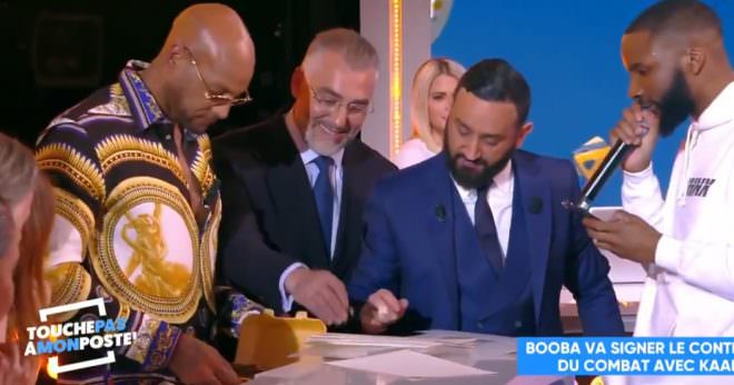 Booba signe le contrat du combat contre Kaaris en direct dans TPMP ! (Vidéo)