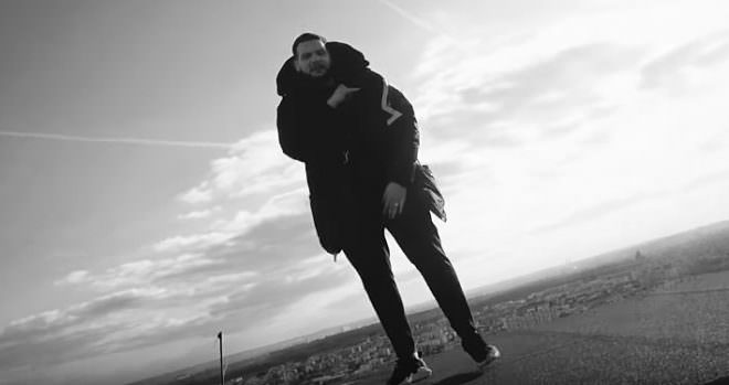 Sadek démarre fort l’année avec son nouveau freestyle « Trophées »