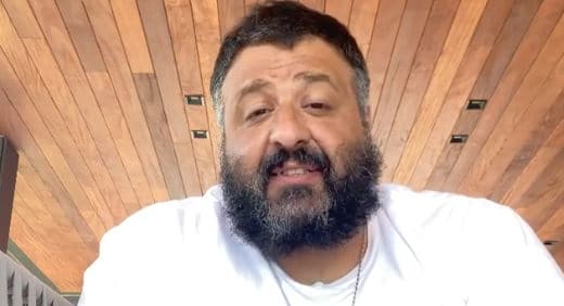 DJ Khaled arrête une femme qui twerk lors de son live Instagram