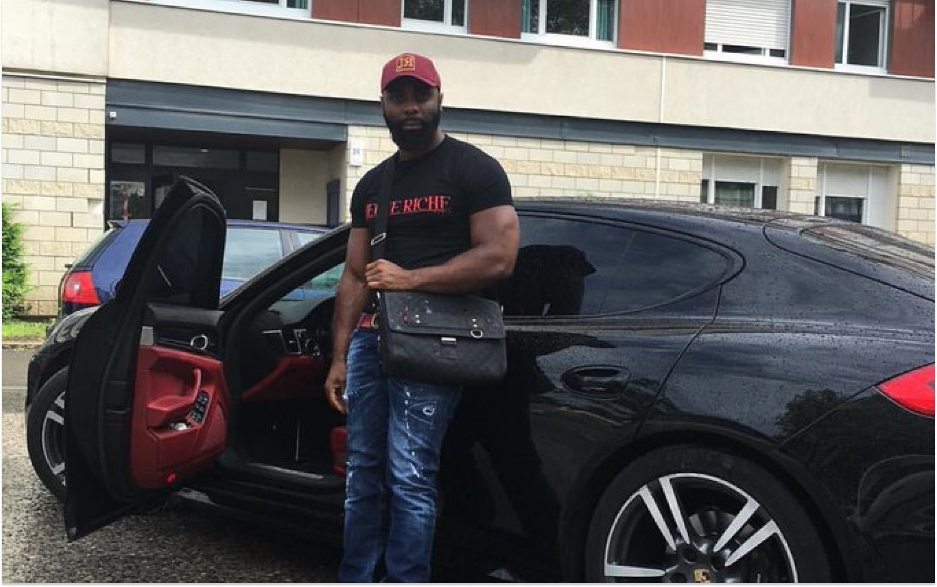 Kaaris s’embrouille avec un fan dans un parking, Booba se moque de lui