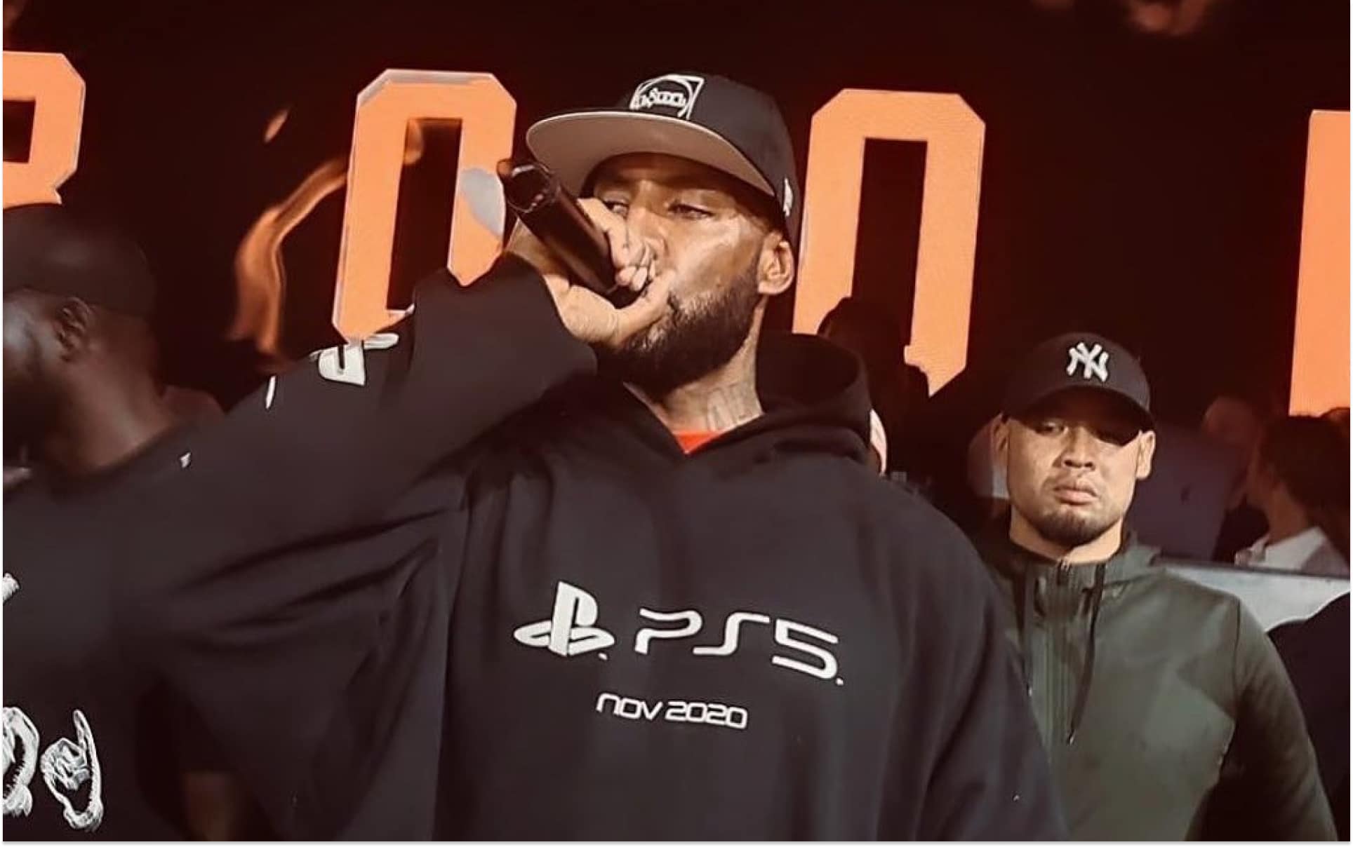 En plein showcase, Booba envoie un message à Sadek sous les huées des fans