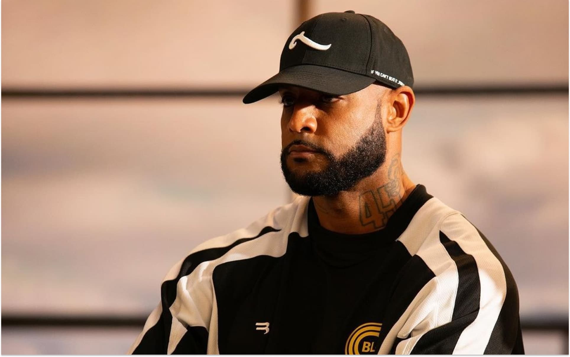 Booba : son showcase à Paris a été annulé, Sadek jubile sur Instagram