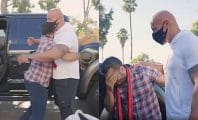 Dwayne Johnson offre sa voiture personnelle à un fan qui passe sa vie à aider les autres