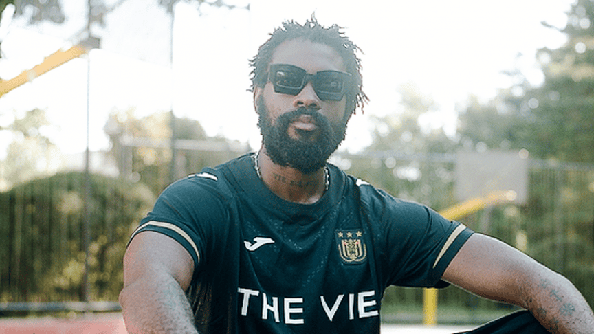 Damso s’associe avec le club de foot belge Anderlecht pour un maillot inédit