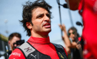 Carlos Sainz a pris en chasse les voleurs de sa montre