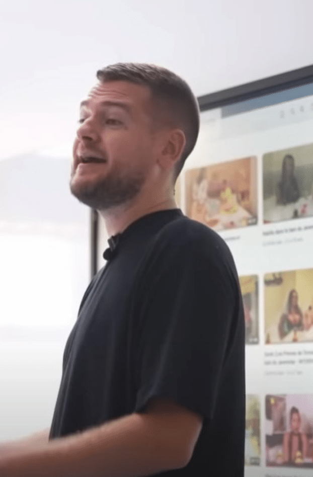 Jeremstar surprend en devenant professeur dans une école de commerce