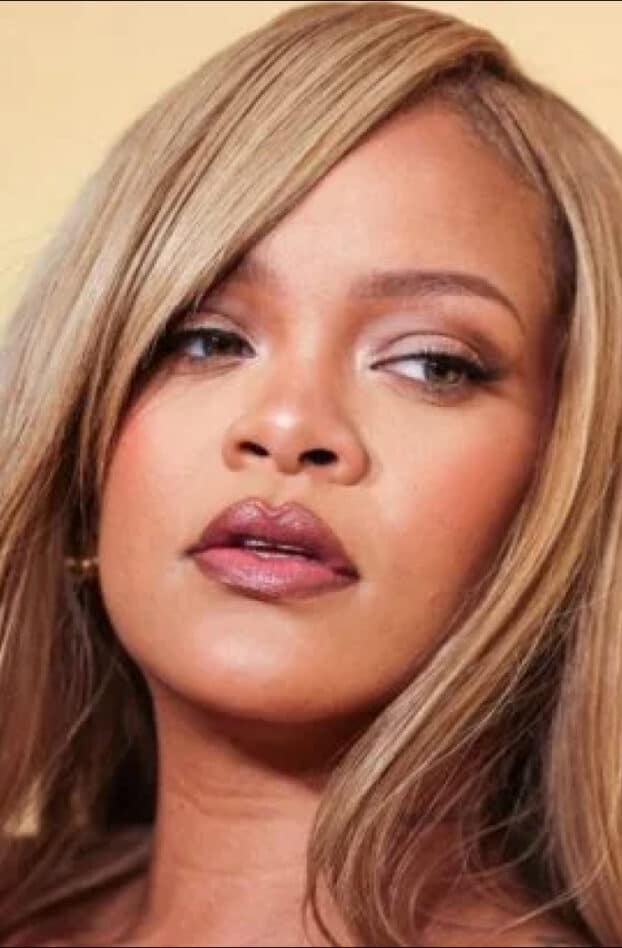 « Oh mon dieu j'ai vraiment fait ça ? » : Rihanna regrette ses tenues avant d'être mère