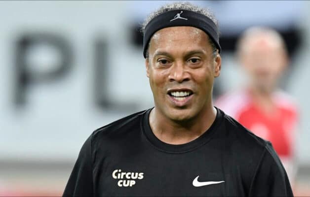 « C'est peut-être l'une des pires équipes » : Ronaldinho détruit sévèrement l'équipe du Brésil