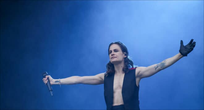 « Tu es ridicule » : Christine and The Queens s’attire les foudres après son coup de gueule contre les JO