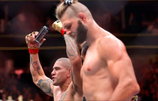 Alex Pereira dévoile pourquoi il a mis le headkick à Jiri Prochazka durant l'UFC 303
