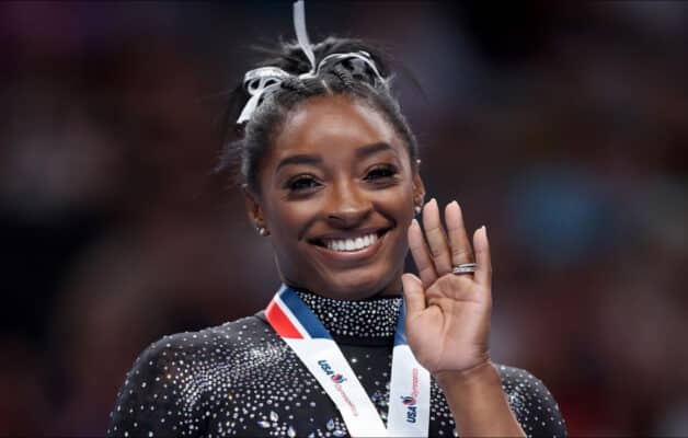 24 ans après l'avoir abandonnée, la mère de Simone Biles lui adresse un message fort