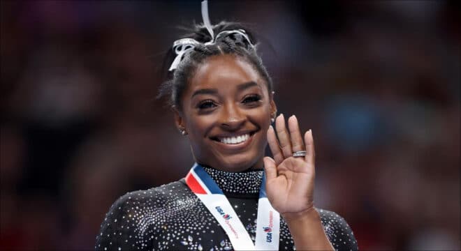 24 ans après l’avoir abandonnée, la mère de Simone Biles lui adresse un message fort