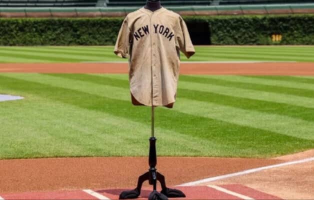 Un maillot de baseball bat les records et se vend plus de 20 millions aux enchères