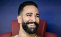 Adil Rami s'en prend à un jeune internaute, la mère de l'enfant le recadre sévèrement