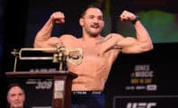 « Reviens et bats moi » : Après sa défaite contre Charles Oliveira, Michael Chandler interpelle Conor McGregor