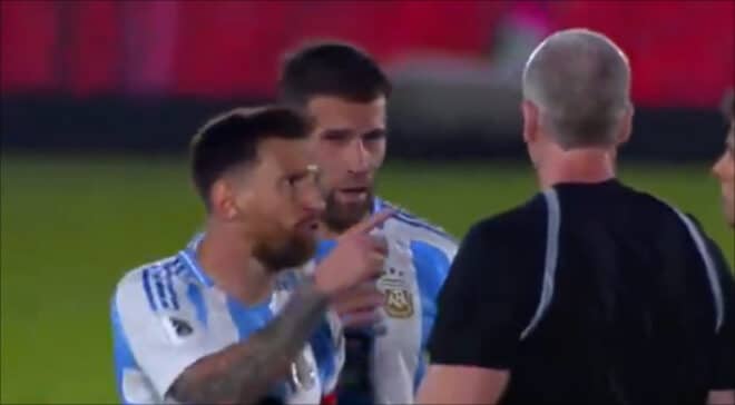 « Tu te c… dessus, je ne t’aime pas » : Lionel Messi furieux après l’arbitre lors de la défaite de l’Argentine face au Paraguay