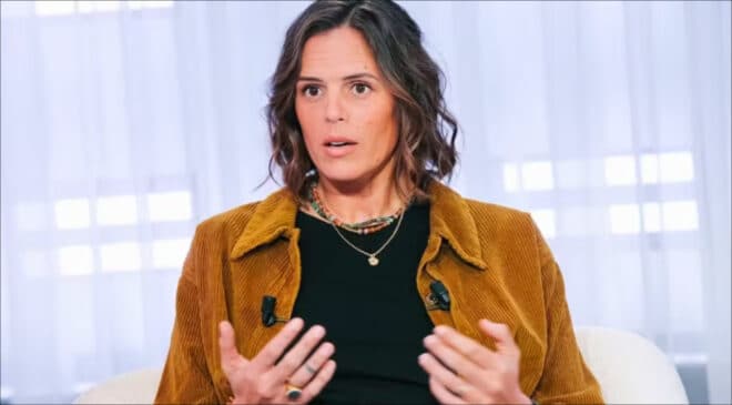 «Pour moi, c’est comme un v…» : Laure Manaudou revient sur l’affaire des photos intimes volées