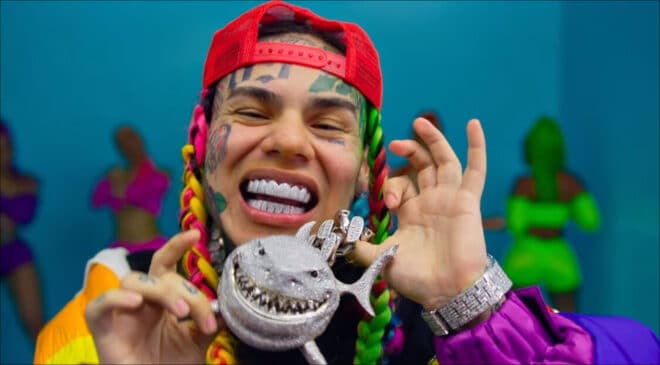 Fauché, le fisc américain met les bijoux et certifications de 6ix9ine aux enchères