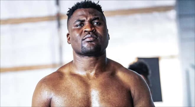 Francis Ngannou attaque encore l’UFC et affirme avoir été « piégé »